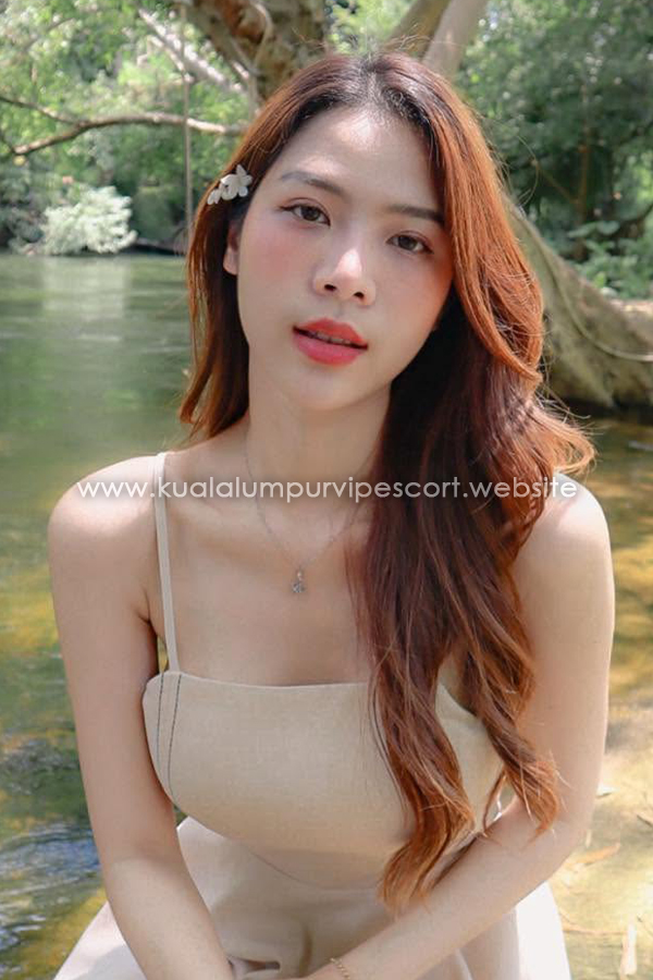 Vy, Vietnamese Escort