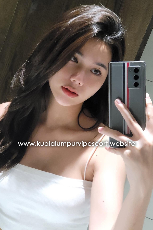 Mai, Vietnamese Escort