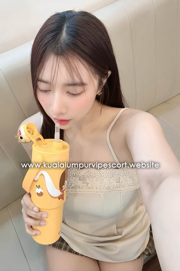 Vivian, Chinese Escort