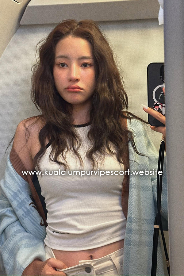 Pim, Thai Escort